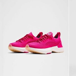 Lululemon Womens Chargefeel 3 Workout Shoe
Geranium Pink / Light Vapor / Black.